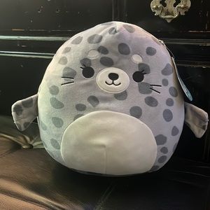 NWT Odile Squishmallow